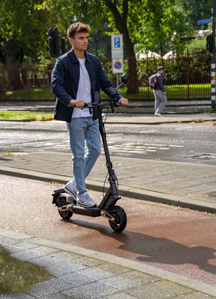 NAVEE ST3 Pro NL Elektrische Step met Kenteken